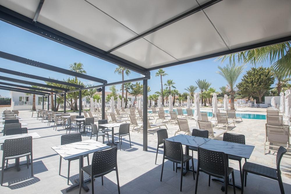 Bohemian Gardens Hotel Protaras Exterior foto
