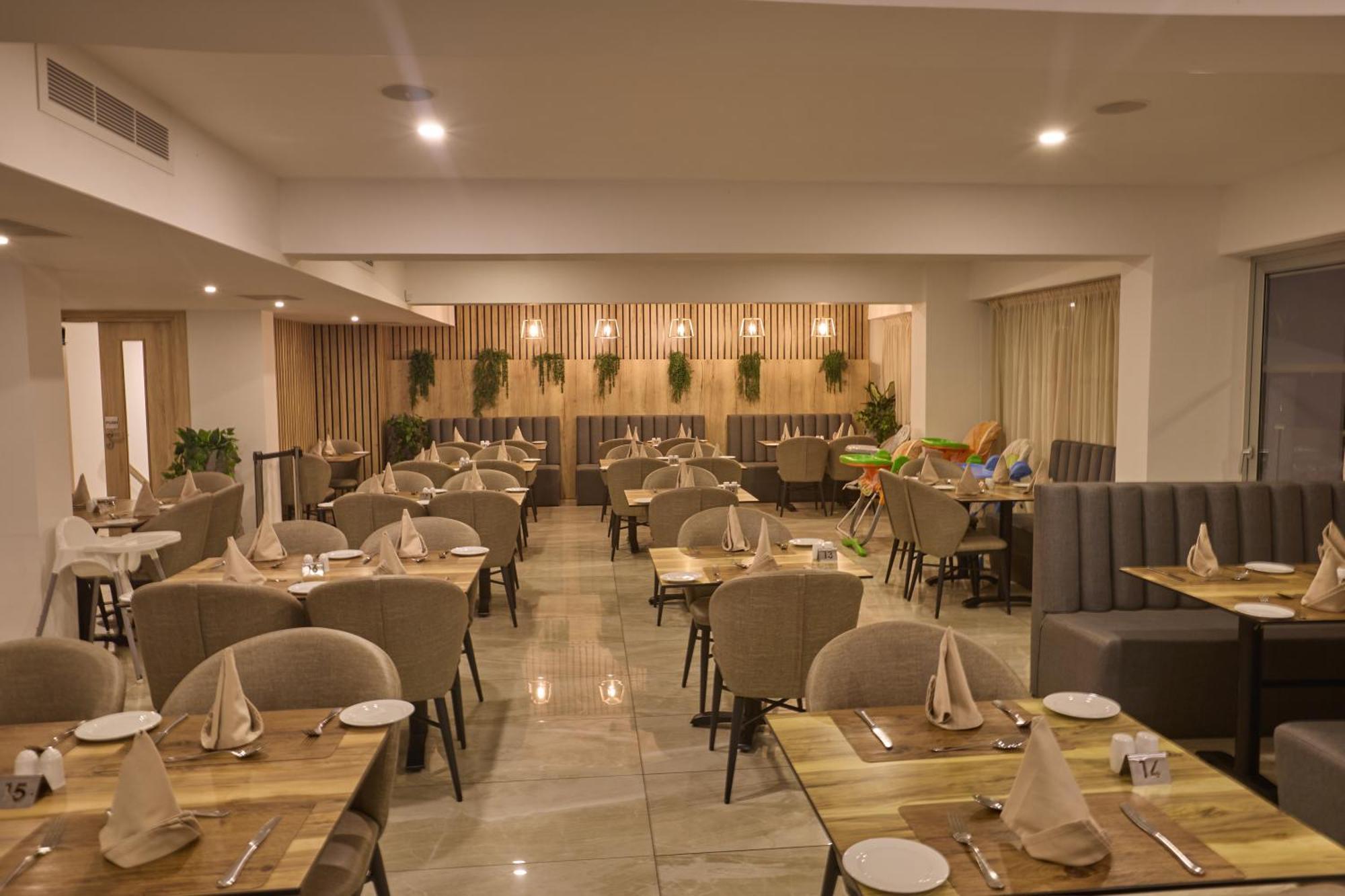 Bohemian Gardens Hotel Protaras Exterior foto